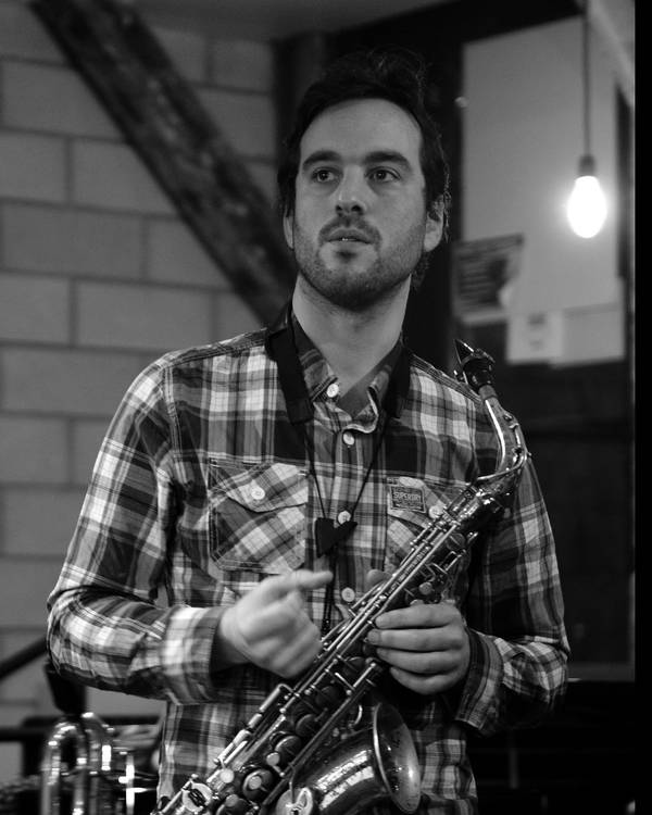 Clément Dodray, saxophone en main